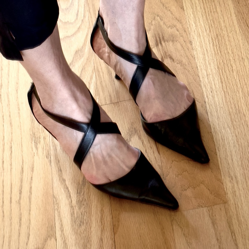 Comme ils dissent Black Cross-Strap Kitten Heels from Paris, size 38 US 7.5